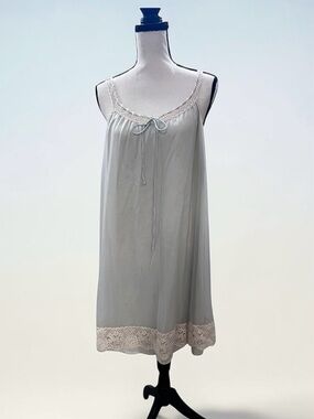 Vanity Fair Vintage 70's Short Blue Sleeveless Nightgown with Lace, Sheer Large